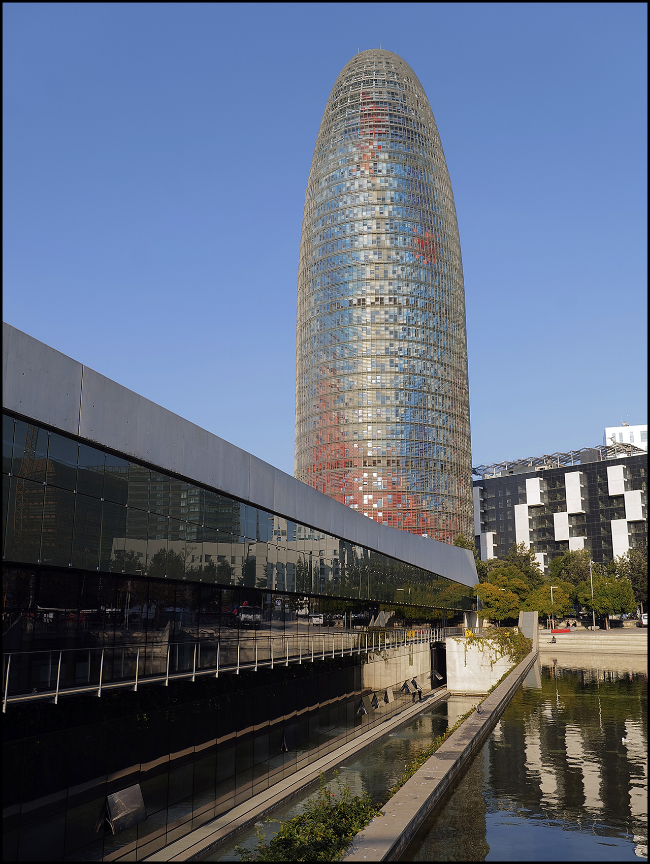 Leica SL2-S Torre Agbar