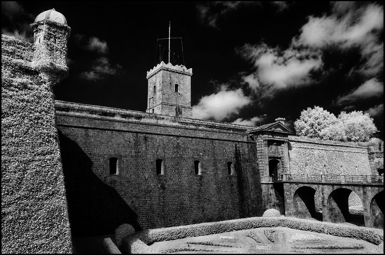Ilford SFX 200 Castell